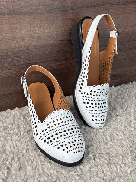 Босоніжки з натуральної шкіри, Тая-Т, Білий, 39 &laquo;Тая-T&raquo; фото